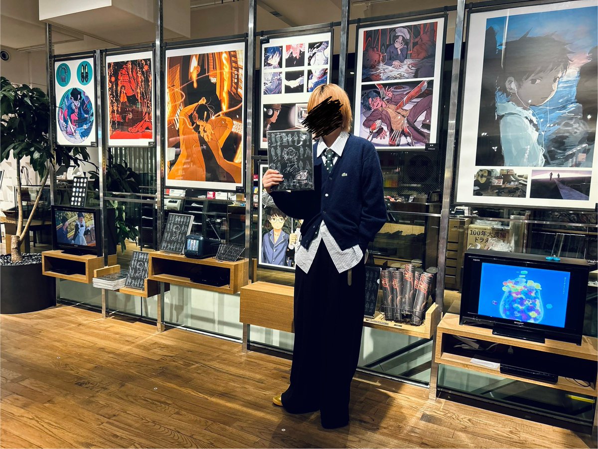 なとり画集「鏡面」記念展 本日より代官山蔦屋書店で開催しております