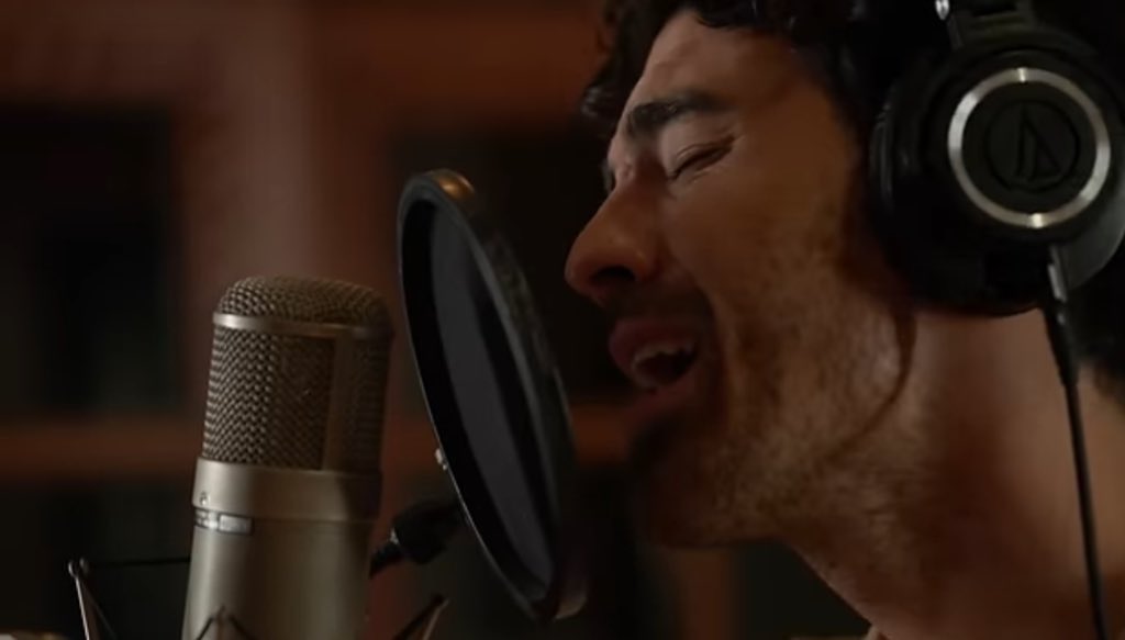JinJackJoeDNCE's tweet photo. #BurningDown Alex Warren - Burning Down (with Joe Jonas) [In-Studio Performance Video] https://t.co/V0dQ9dkqZJ via @YouTube https://t.co/FZPuGPsae3