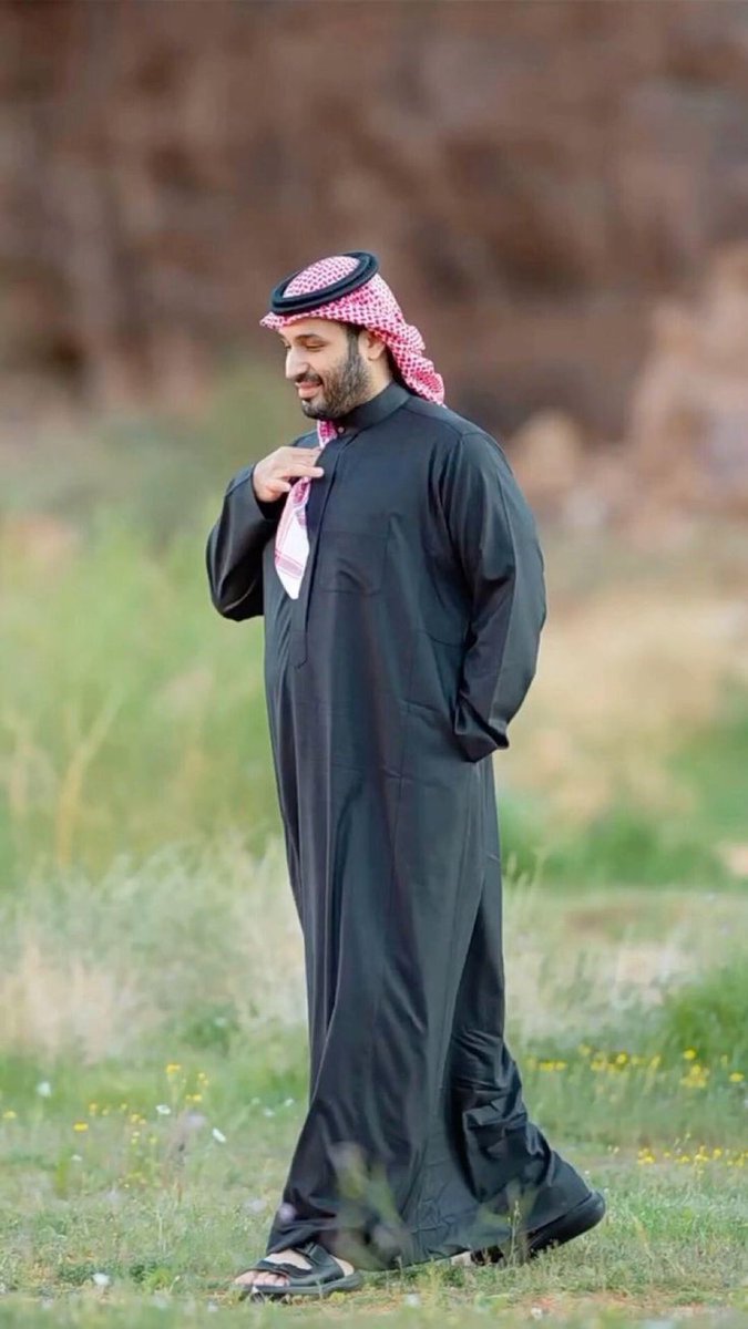 HRHMBNSALMAAN's tweet image. وزير الرياضة يكشف عن توجيه #ولي_العهد بتغيير مكان منتجع ضخم في نيوم من أجل نبتة فريدة:

تم اكتشاف نبته بين جبلين في نيوم، ولا تنبت إلا في هذا المكان، ووجّه ولي العهد بتغيير مكان المشروع إلى مكان آخر، وجعل المكان محمية لهذه النبتة، وإطلاق عليها اسم "نبتة نيوم".