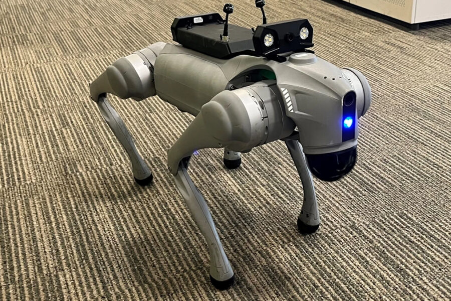 RAILMARKETCOM's tweet image. 🚆 The robotic dog inspecting Britain’s railway 🤖🐕

@networkrail has teamed up with @UnitreeRobotics  to deploy Eric, a four-legged robotic dog, to inspect hard-to-reach railway culverts – underground tunnels crucial for drainage and track stability. 

Could robotic dogs like…