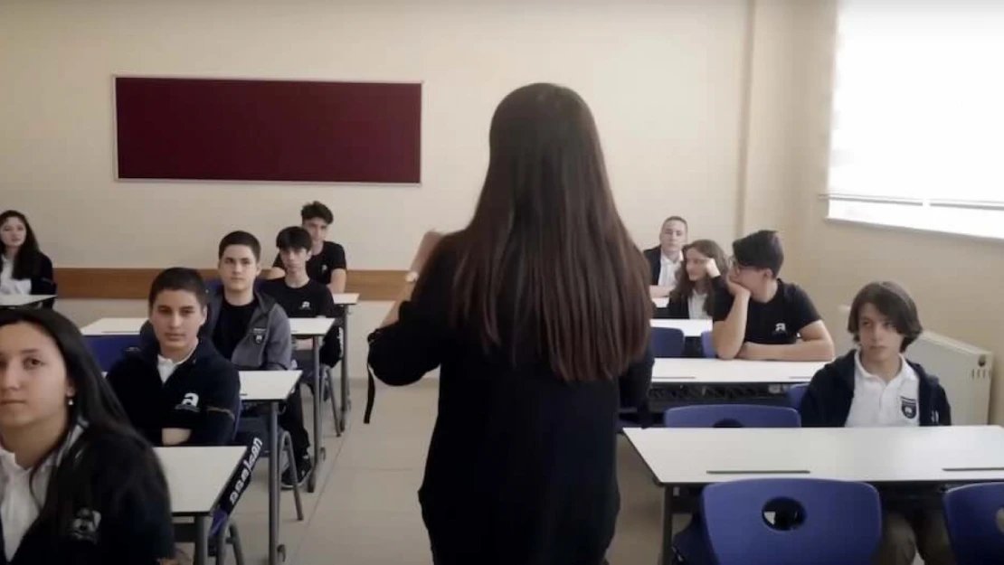 2025 kadro sayısı öğretmen adaylarını üzecek memur5.com/2025-kadro-say…