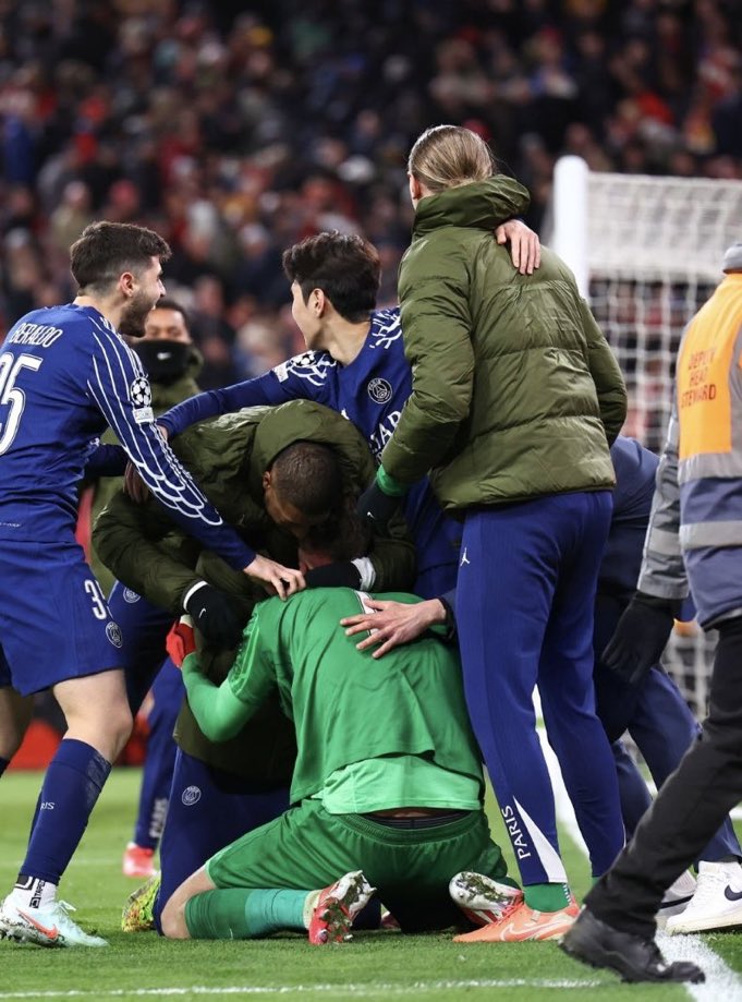 🔴🔵 Arne Slot : 🎙️

« Je pense que c'est le meilleur match de football dans lequel j'ai jamais été impliqué. »