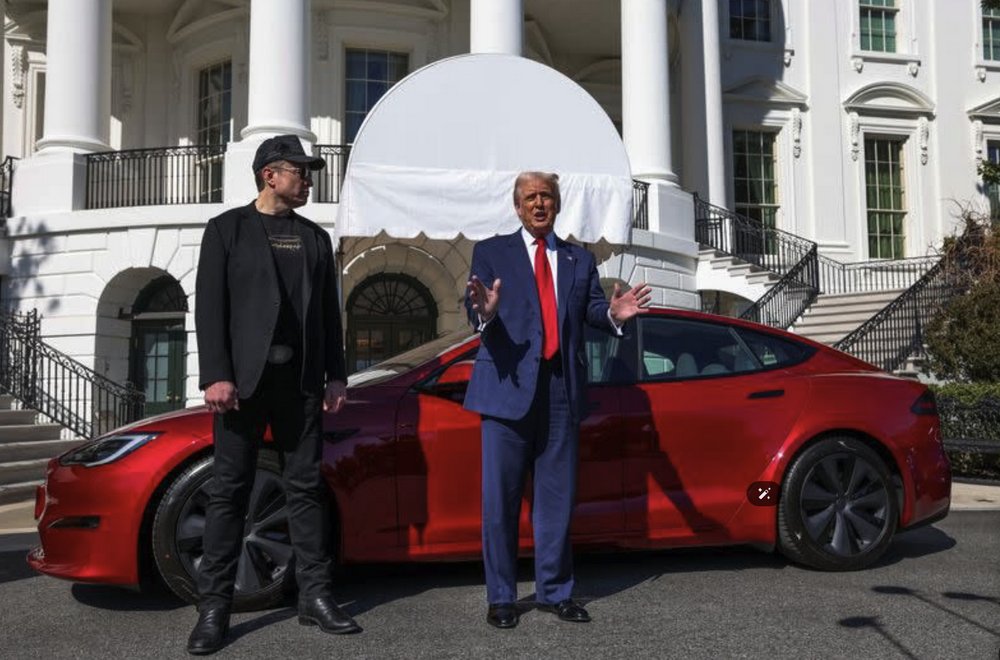 🔵 - MTC - "Trump elogia Tesla e annuncia l'acquisto di una Model S: 'Elon Musk è fondamentale per il nostro futuro'"