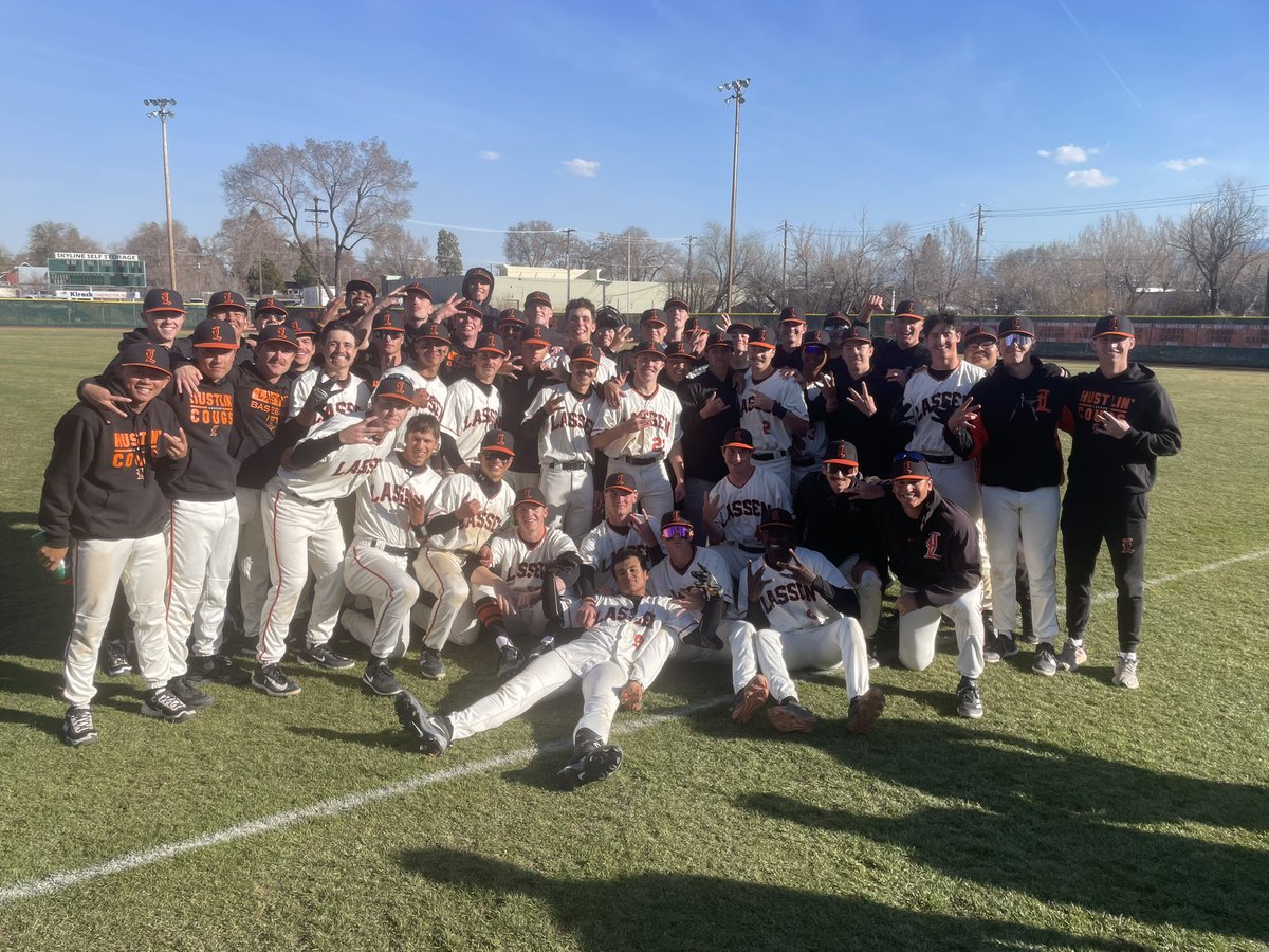 The R-SO @jojo_biles comes up with a walk off RBI single in the bottom of the 9th to win 9-8. The season record now stands at 14-7-1 heading into the weekend series against Feather River.