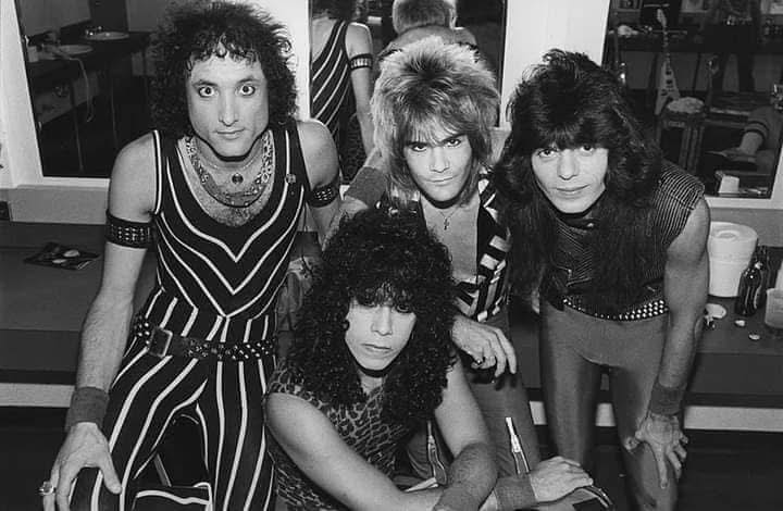 DJTommyRocks's tweet image. It was the first work of the band without their founding guitarist, #RandyRhoads(who had left to play with Ozzy Osbourne) &amp;amp; includes: title track, "Cum On Feel The Noize", "Slick Black Cadillac", #CarlosCavazo's wild guitar instrumental "Battle Axe" &amp;amp; rock ballad "Thunderbird".