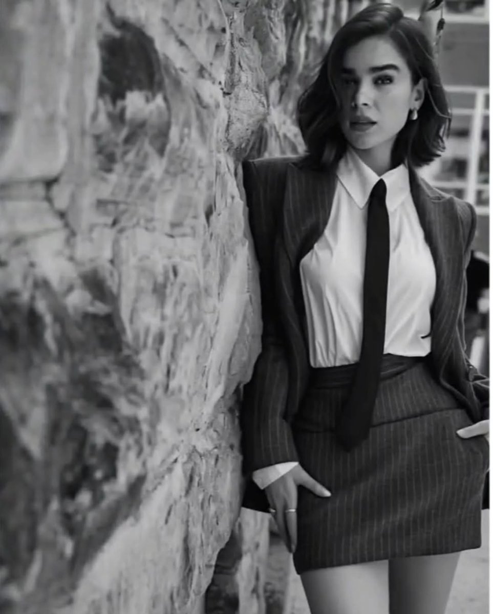 haileeslove tweet media