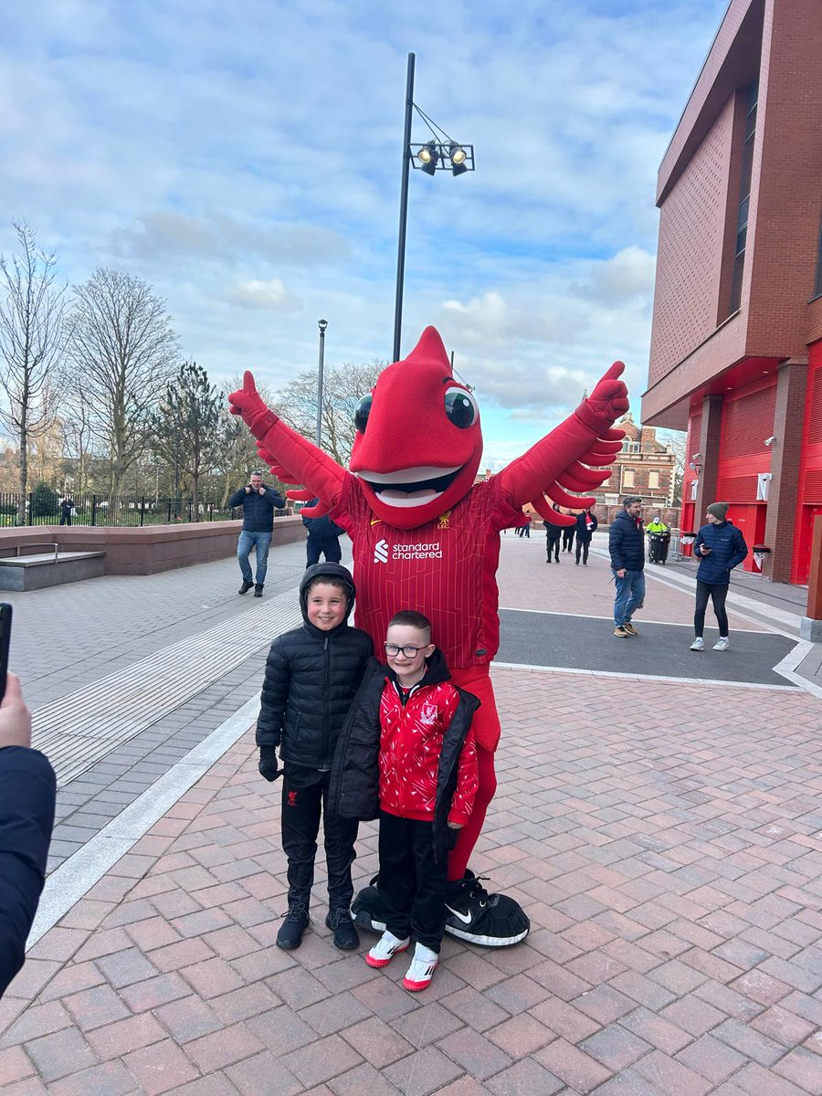 The Reds not good enough over the 2 legs.Onwards to Wembley and to wrap up no.20 🏆🔴⚪️ #ynahgives