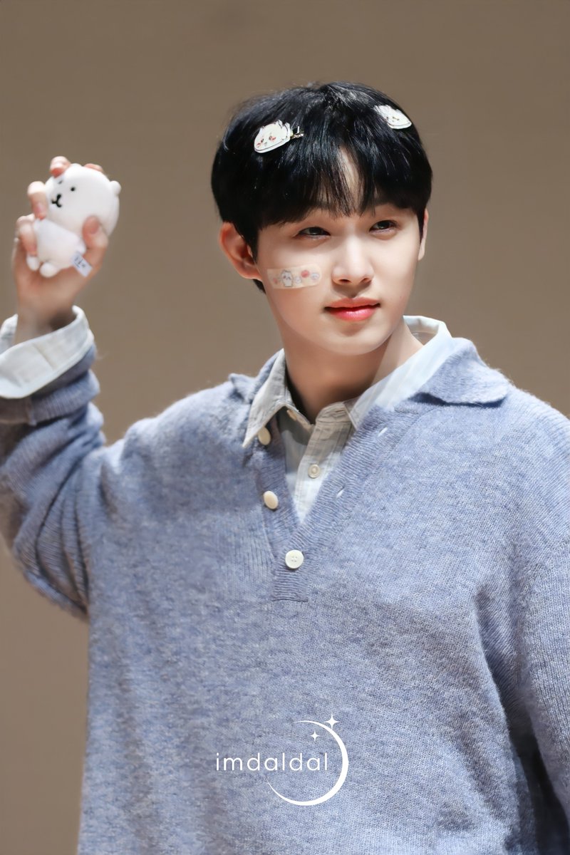 250308 케타포 대면

너 나 가져                                 너나 가져

#비투비 #임현식 
#3월이