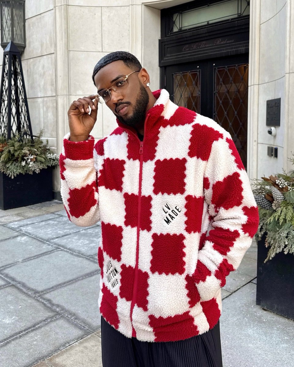 NEVER AGAIN tweet media