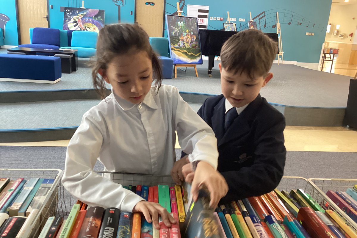 BSB_Shunyi's tweet image. Thank you to all who have supported the book fair! Students can buy books, share their enjoyment with classmates, and contribute to charity at the same time! 110,674 RMB was raised to support Xinyi and Binbin who are suffering from leukemia.
#BSBShunyi #NordAngliaEducation