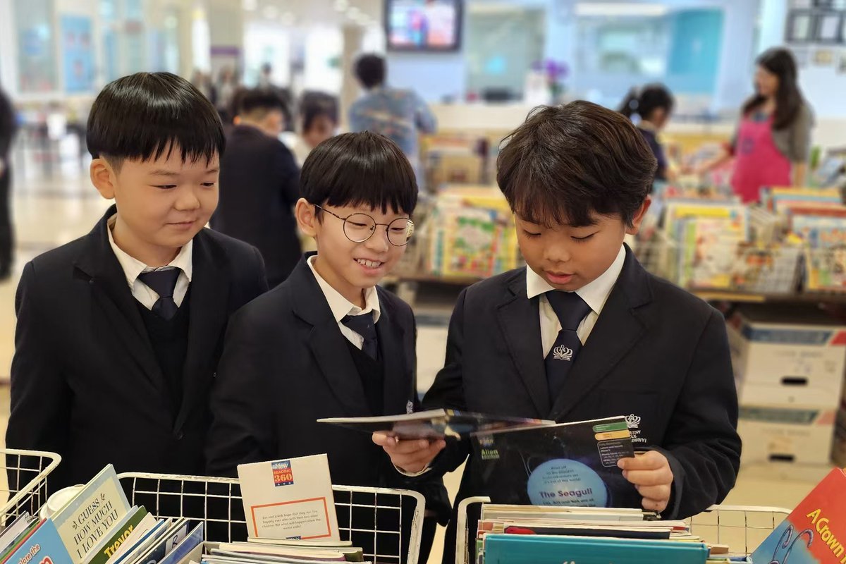 BSB_Shunyi's tweet image. Thank you to all who have supported the book fair! Students can buy books, share their enjoyment with classmates, and contribute to charity at the same time! 110,674 RMB was raised to support Xinyi and Binbin who are suffering from leukemia.
#BSBShunyi #NordAngliaEducation