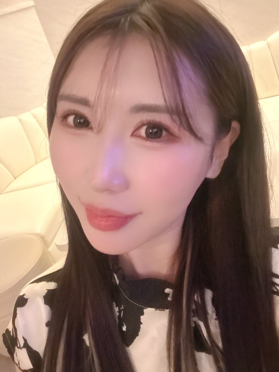 朝からありがとう✨✨
永遠整形について語ってた😂
クリニックも紹介してくれて感謝✨✨
東京遊びに行くね🥹🥹
おすすめのカラコン盛れた💗
#整形垢あるある
#行動力異常