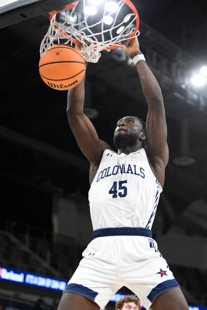 Congrats to <a href="/IsmaelPlet/">Ismael Plet</a> <a href="/Deangilo_Smith/">DJ Smith</a> and company on clinching their bid into March Madness! #RobertMorris