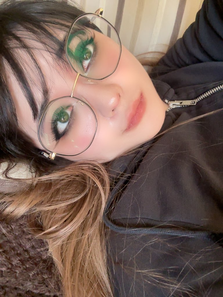 Daereamart's tweet image. Art vs artist !