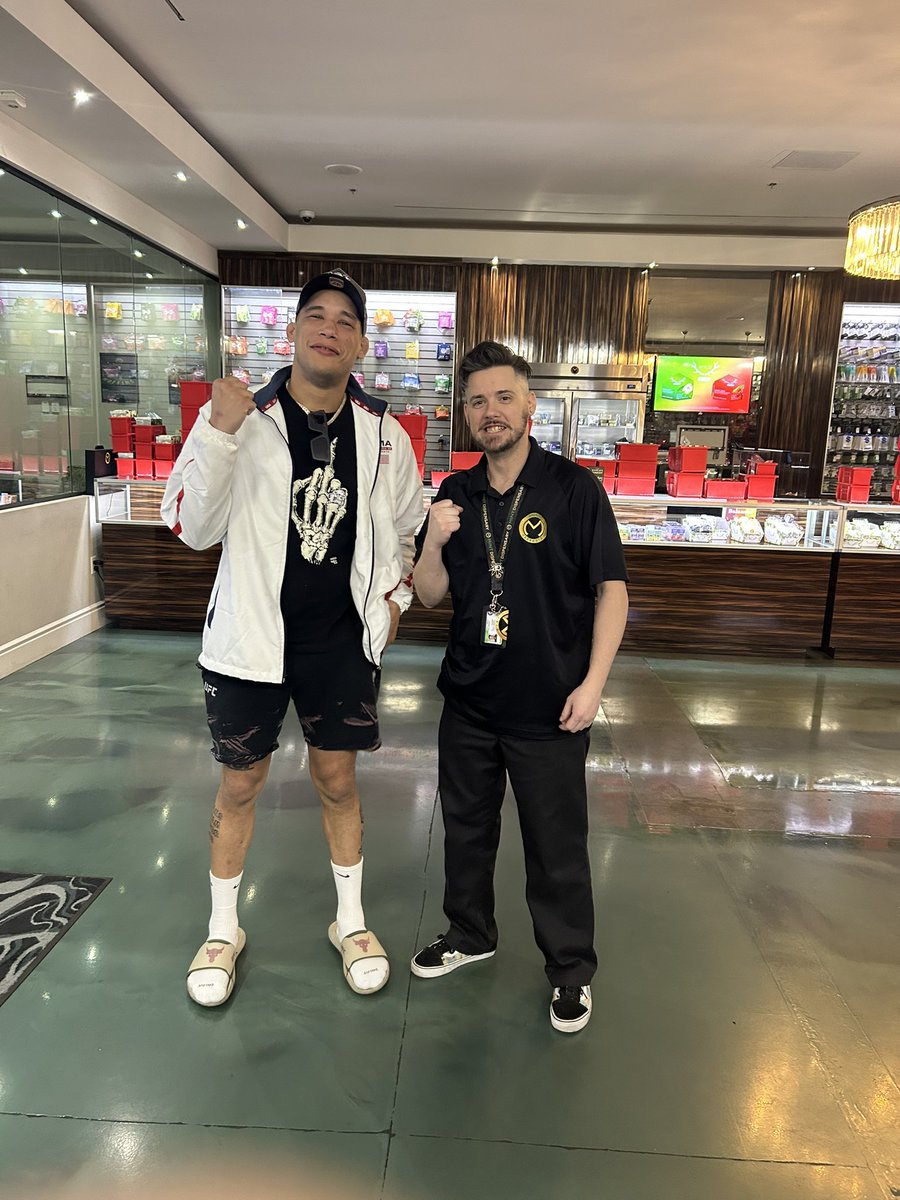 Holy shit I met THE <a href="/BryanBattle10/">Bryan Battle</a> at my work today!!! Needless to say.. I lost my shit.