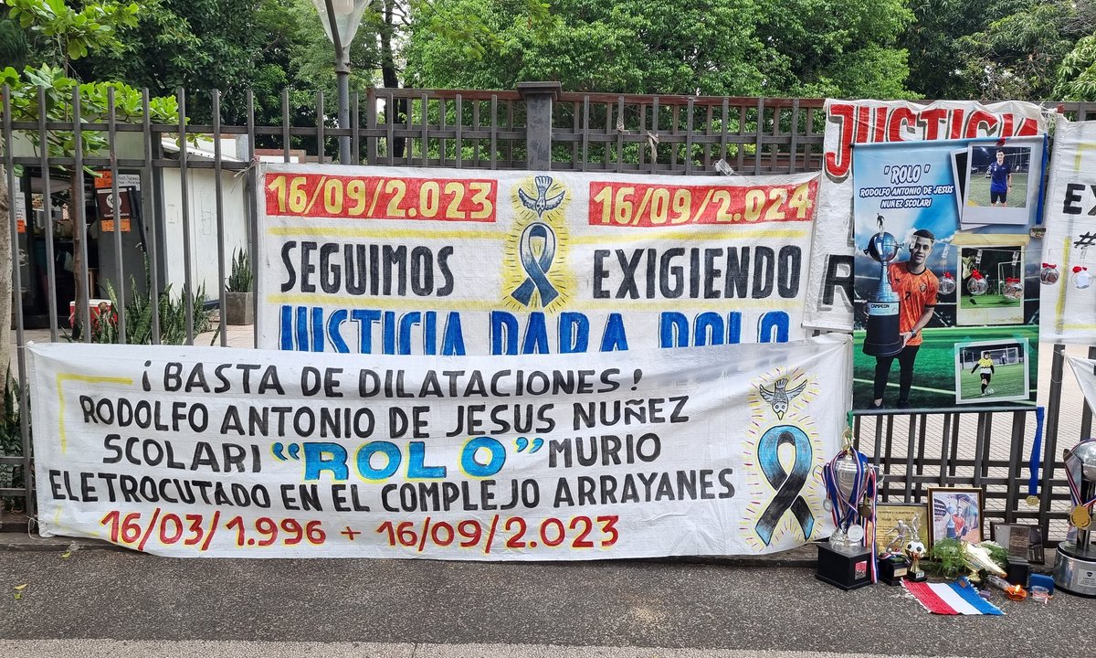 ⚖️Caso Arrayanes a juicio oral y público

🔴Familia rechazó conciliación 

El juez Mirko Valinotti resolvió elevar a juicio oral y público la causa por el fallecimiento de Rodolfo "Rolo" Núñez Scolari. El hecho ocurrió en el complejo deportivo "Arrayanes" en el 2023. El acusado