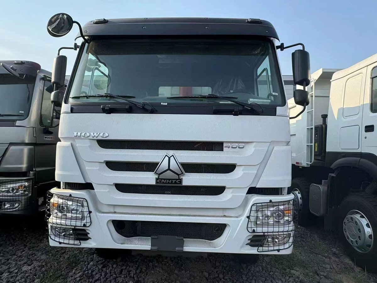 NicoleC24419658's tweet image. Available —SINOTRUK HOWO 8x4 DUMP TRUCK, LHD
MODEL:ZZ3317V3867B1
Engine:WP12.400E201,400hp