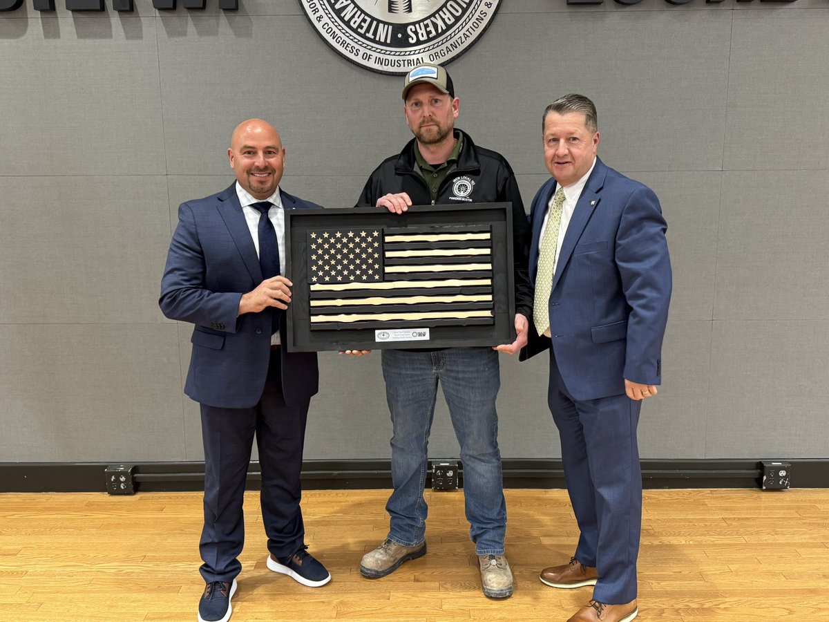 Lou Antonellis (@lantonellis103) on Twitter photo Great #Union meeting tonight! <a href="/IBEW103/">Local 103 IBEW</a> proudly swore in 40 new members from Norel Fire Alarm Service 🚨 and celebrated a special honor as we also received an incredible award from Helmets to Hardhats in recognition of our support for returning #Veterans 🇺🇸🇺🇸🇺🇸
#LFG 👷🏼🦺 Great #Union meeting tonight! <a href="/IBEW103/">Local 103 IBEW</a> proudly swore in 40 new members from Norel Fire Alarm Service 🚨 and celebrated a special honor as we also received an incredible award from Helmets to Hardhats in recognition of our support for returning #Veterans 🇺🇸🇺🇸🇺🇸
#LFG 👷🏼🦺