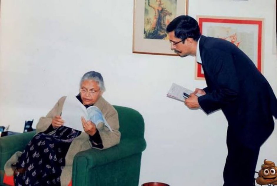 "मैं नरेंद्र मोदी को नेता नहीं मानता हूँ,और ना वो इस लायक है कि उनसे मिला जाए"

: पवन खेड़ा

सुन बखेड़ा...!!
तू चाहे मोदी जी को नेता माने ना माने, लेकिन पूरी दुनिया राहुल गाँधी को गधा जरूर मानती है.. 

बात खत्म.. 😂😂😂