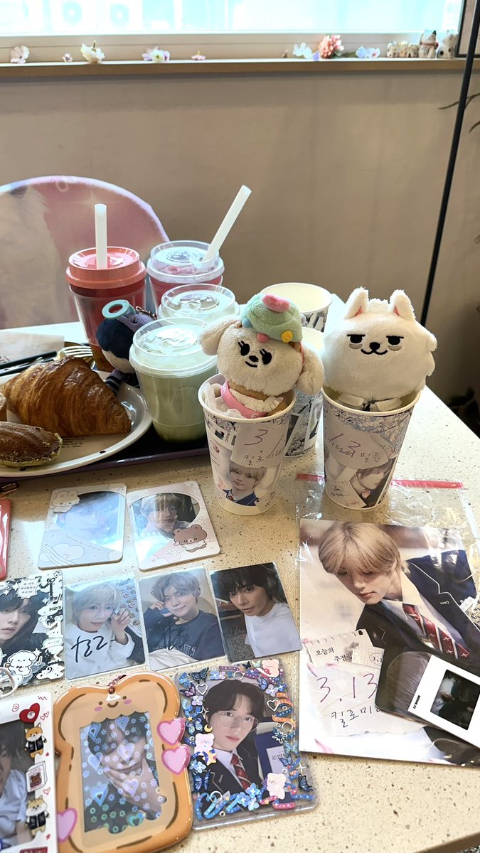 📍L’ombre378

me and gang don’t play about beomgyu cafes

<a href="/HARIBeOm_313/">HARIBeOm</a> 
#FM_3_13HMz_오늘의추전곡
#3_13만킬로미터의필름
#낭만은모여_범규라는필름이돼