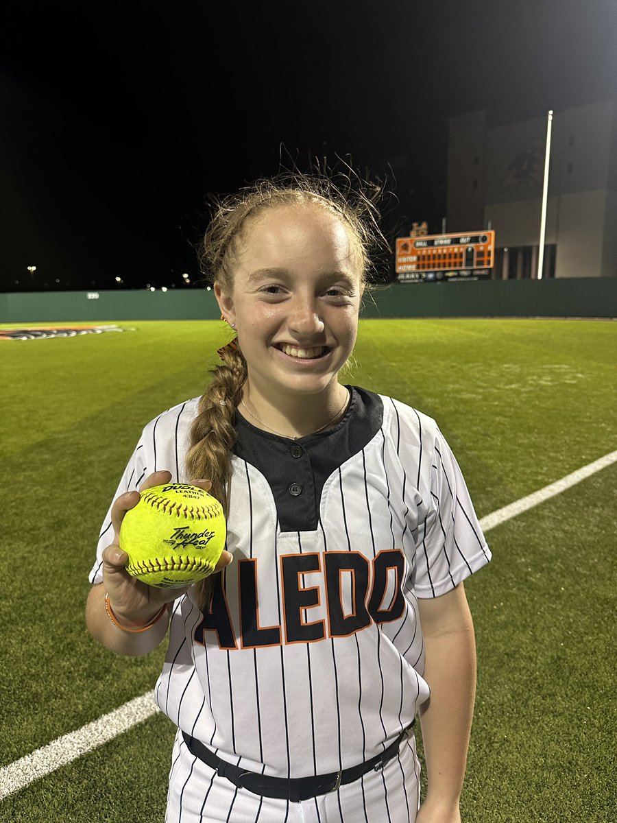 Ladycat Softball (@ladycatsoftbal1) on Twitter photo Ladycats move to 2-0 in district play with a 12-2 (6) win over Chisholm Trail!
⭐️ <a href="/breleigh_mayer/">Breleigh Mayer</a> 2-4, 💣, 2B, 2RBI, 2 runs
⭐️ <a href="/marina_taveras3/">Marina Taveras</a> 3-3, 2 2B, RBI, 2 runs
⭐️ <a href="/KMartin2027/">Kayleigh Martin</a> 2-3, 2RBI
⭐️ <a href="/JordynE_2026/">Jordyn Edington</a> 2-3, 2 runs
⭐️ SP <a href="/HeckathornLily/">Lily Heckathorn</a> 3IP, 0 runs, 6K
#ladycatsoftball Ladycats move to 2-0 in district play with a 12-2 (6) win over Chisholm Trail!
⭐️ <a href="/breleigh_mayer/">Breleigh Mayer</a> 2-4, 💣, 2B, 2RBI, 2 runs
⭐️ <a href="/marina_taveras3/">Marina Taveras</a> 3-3, 2 2B, RBI, 2 runs
⭐️ <a href="/KMartin2027/">Kayleigh Martin</a> 2-3, 2RBI
⭐️ <a href="/JordynE_2026/">Jordyn Edington</a> 2-3, 2 runs
⭐️ SP <a href="/HeckathornLily/">Lily Heckathorn</a> 3IP, 0 runs, 6K
#ladycatsoftball