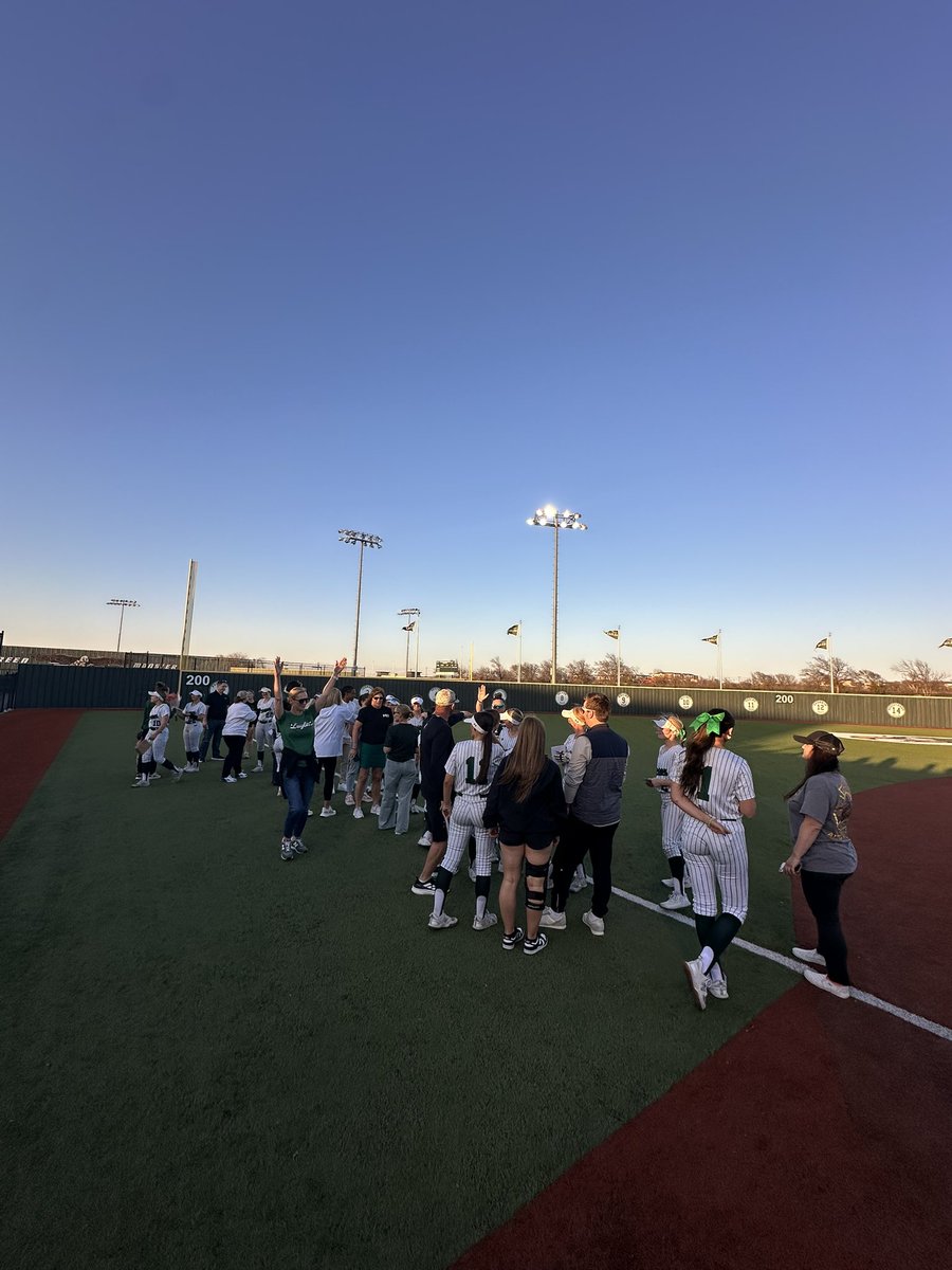 Your Eagles got two WINS tonight against McKinney on one of the best nights of the season aka Teacher Appreciation night!!💚🏴‍☠️ #dwp <a href="/PISD_Athletics/">ProsperISDAthletics</a> 

Final Scores:
JV 16-0 
Varsity 6-5