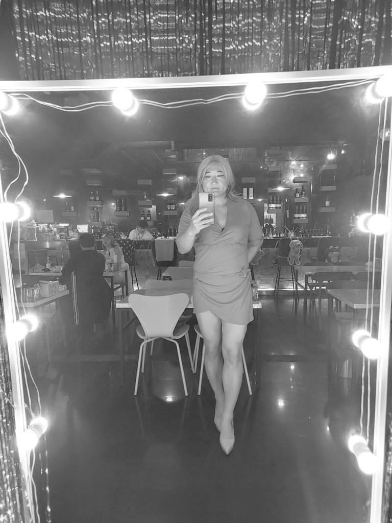 주중에  방문  
예쁘다고  말씀주어 힘을 얻어요