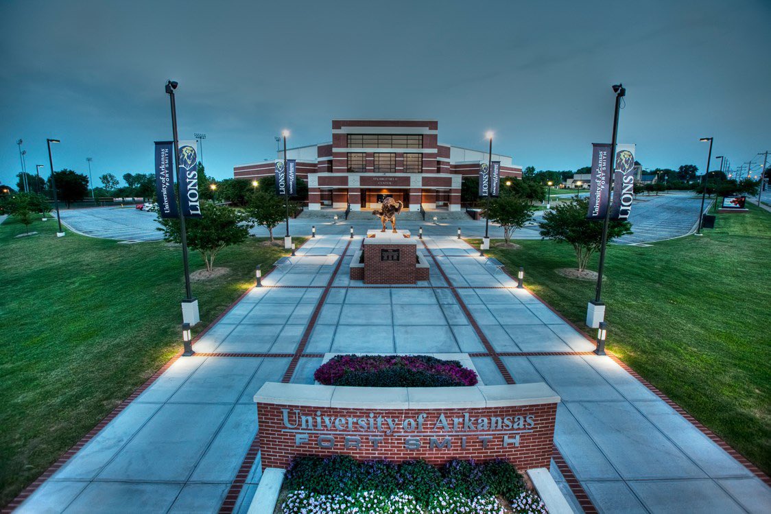 Calebligon3's tweet image. University of Arkansas - Fort Smith
Fort Smith, AR📍
🦁🏀|#Family