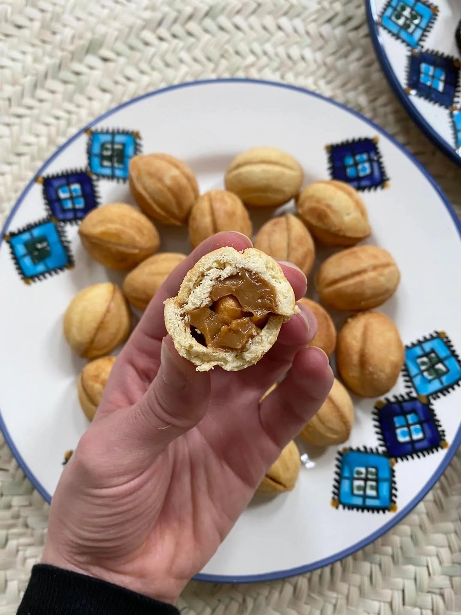 mohadinhooo's tweet photo. L’eid approche à grand pas et j’espère qu’on est tous à l’unanimité d’accord de dire que ce gâteau tunisien fracasse n’importe quel autre gâteau arabe https://t.co/tJoar2hwte