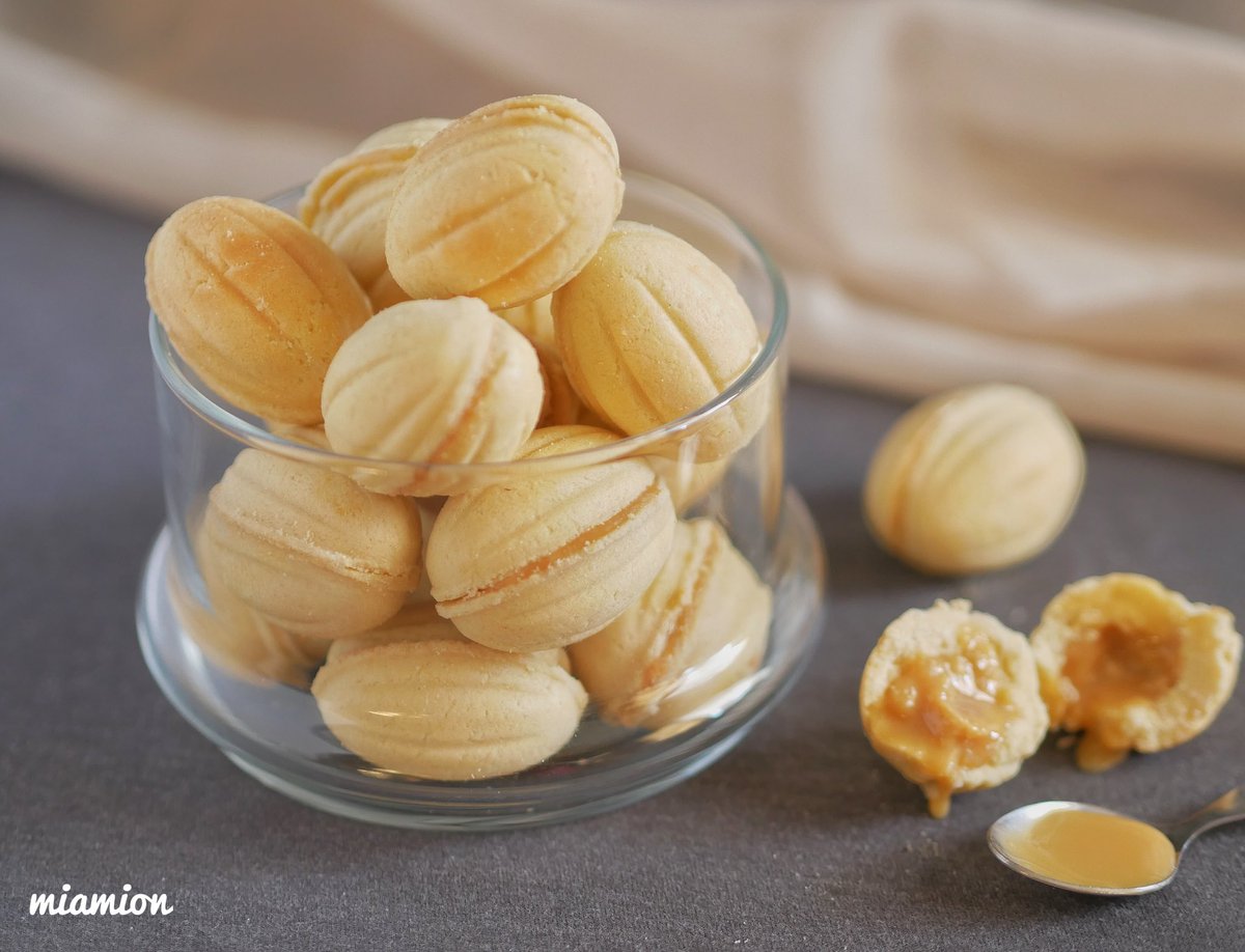 mohadinhooo's tweet photo. L’eid approche à grand pas et j’espère qu’on est tous à l’unanimité d’accord de dire que ce gâteau tunisien fracasse n’importe quel autre gâteau arabe https://t.co/tJoar2hwte