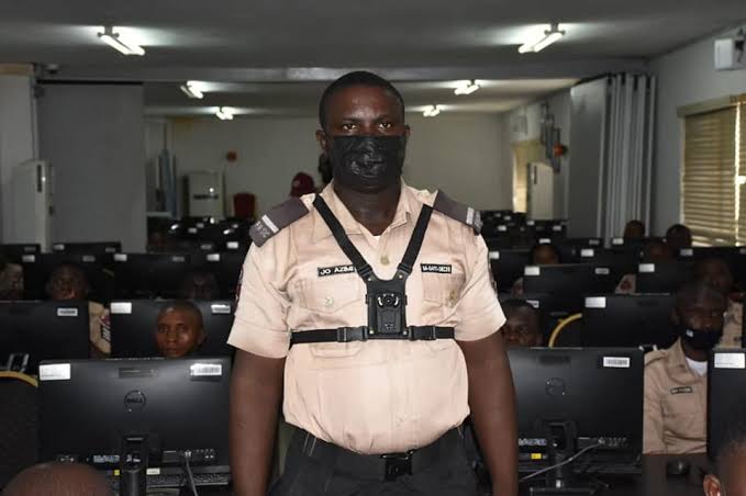 NigeriaStories's tweet image. FRSC officers have started using body cameras for patrol operations across Nigeria 🇳🇬