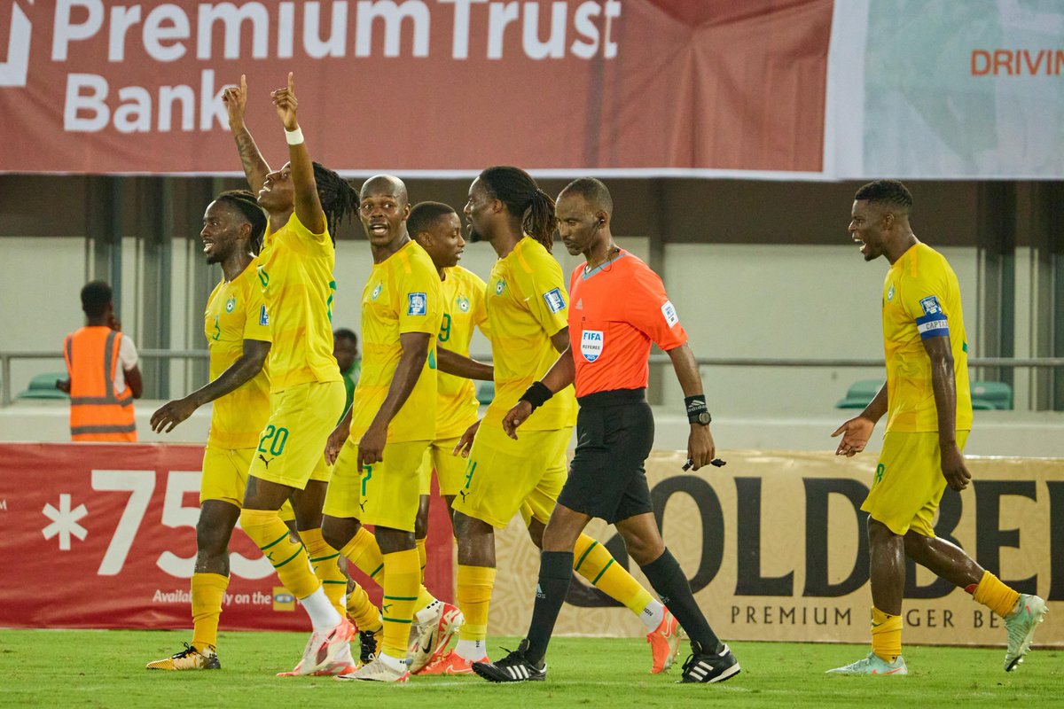 online_zifa's tweet image. Now you see me, now you don’t! 📸 

Chirewa with a deft touch and finish to silence a boisterous Nigeria. 

#bayawabaya🇿🇼