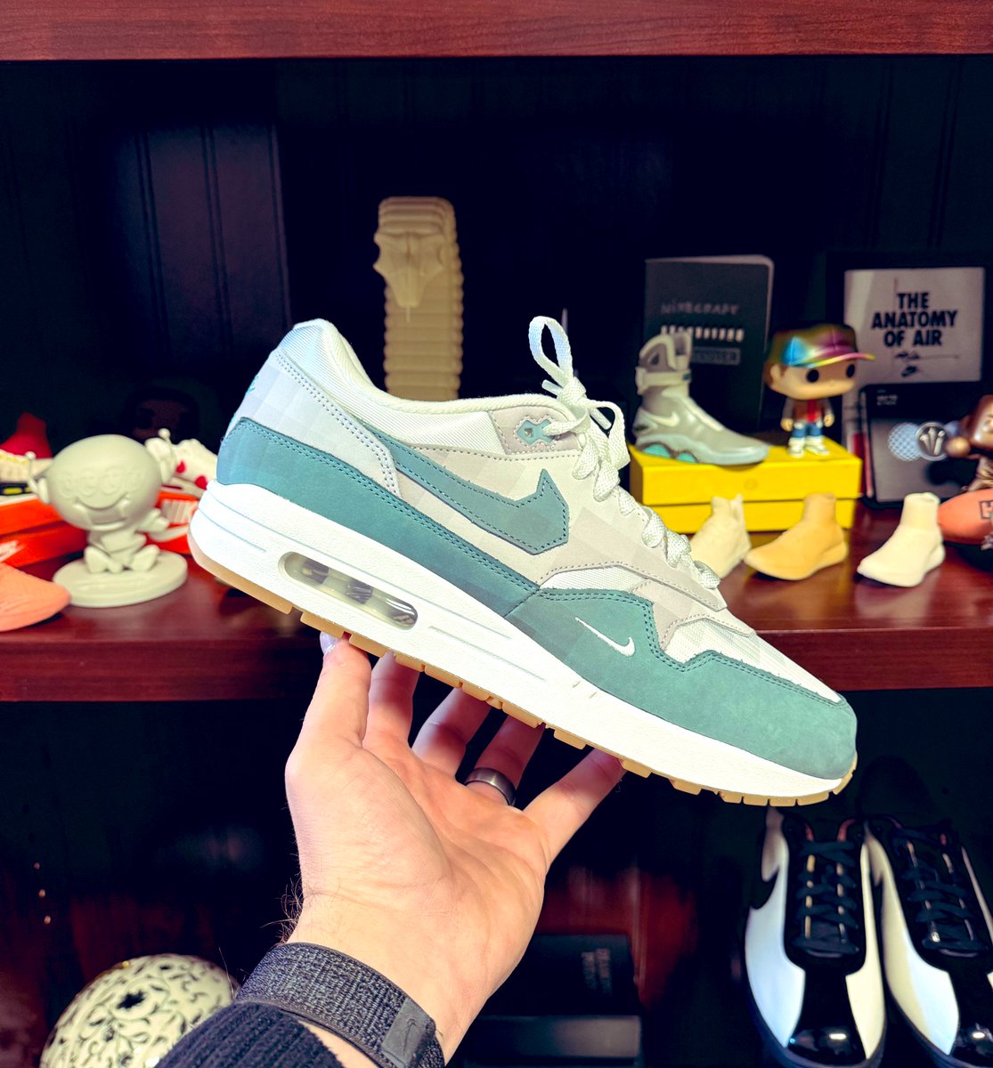 bdrake25's tweet image. Happy #AirMaxDay @Nike @dotSWOOSH