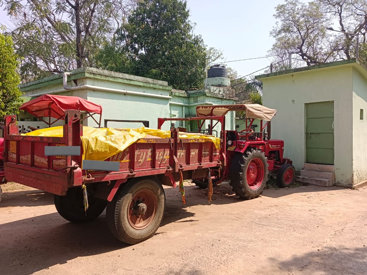 sprourkela's tweet photo. Stringent action against Illegal transportation & Mining minerals under Rourkela Police District.
On credible information regarding illegal transportation of sand Bisra PS patrolling team arrested 07 accused persons and seized 07 Nos. of Tractor involved in illegal  transportation of sand from River koel, Sanbambua.
@odisha_police @DGPOdisha @digwrrkl