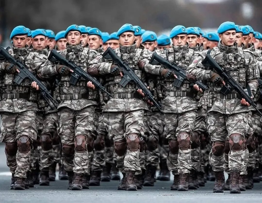 Türk polisine saygılı Ol ! Biz Dağdan inersek Polis kardeşlerimiz kadar kibar değiliz..🇹🇷🫡
