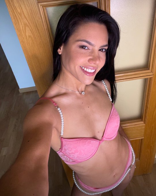 Sonr�e la vida es bella??? https://t.co/OWeS4Xcl1Y