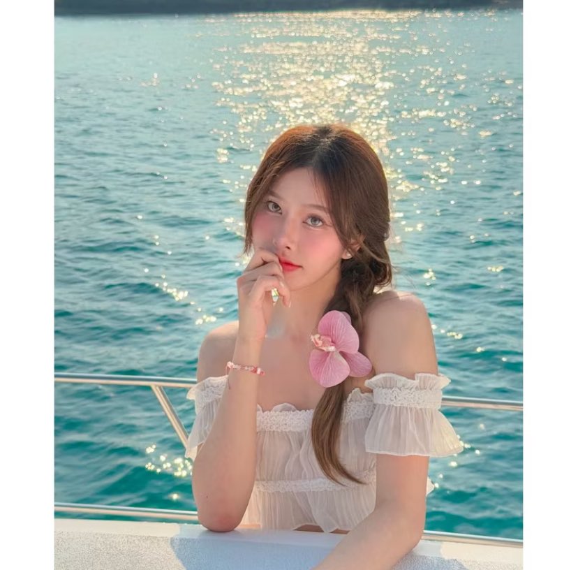 22Palala's tweet photo. มาปล่อยเสื้อผ้าเค้าเองงับ🧚🏻‍♀️
1.เสื้อปาดไหล่ giltmonboutlque รุ่นที่ฮิตตอนนี้มากๆๆเหมาะกับใส่summerนี้สุดๆๆ 
“ 250 บาท ส่งฟรี ” ซื้อมา300++

#เสื้อผ้ามือ2 #เสื้อแบรนด์ไอจี #ส่งต่อเสื้อผ้า #ส่งต่อเสื้อผ้าแบรนด์ไอจี #ส่งต่อเสื้อผ้ามือสอง https://t.co/599v2OcXjQ