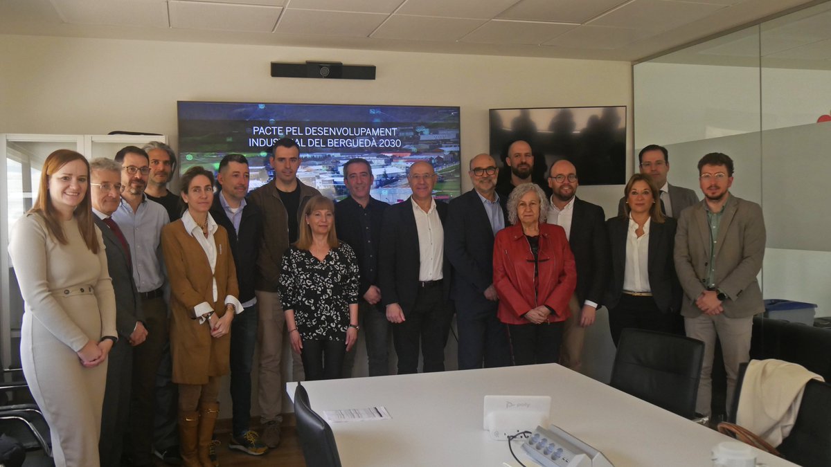 Neix el Pacte pel Desenvolupament Industrial del Berguedà 2030 per establir les bases per a la dinamització i consolidació del sector industrial de la comarca!

📌 La #CambraBerguedà impulsa el pacte juntament amb una quinzena d’entitats i ajuntaments berguedans.