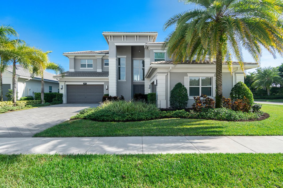 brianpearl's tweet photo. JUST SOLD IN FIVE DAYS for $2,050,000 ✨️
⁠
19894 Meadowside Lane, Boca Raton, Florida⁠
5 Beds + Media + Loft | 5.1 Baths | 4 CG | 5,752 SF⁠
⁠⁠⁠⁠
Brian Pearl 📲 561.245.1541⁠
Vini Antonacci 📲 561.714.8464⁠
Principal Agents | Realtors®⁠
info@pearlantonacci.com⁠ https://t.co/h8T2fOrhR6