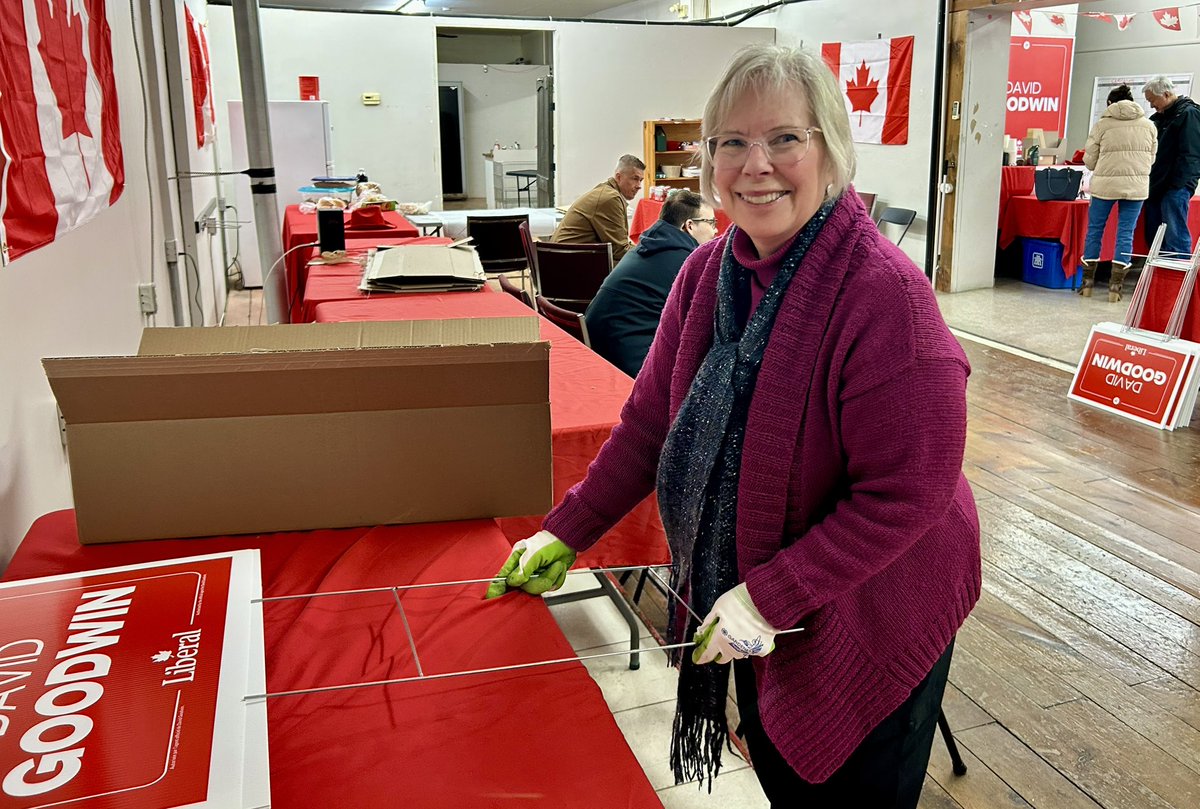 DGoodwin_4_you's tweet image. Our volunteers are from all political stripes bc we are all team #elginstthomaslondonsouth - to protect and grow what we’ve built together over the years! #onpoli #cdnpoli #canadastrong #MarkCarney #Election2025 #londonont #TrumpTariffs #TeamCanada  #ElbowsUpCanada