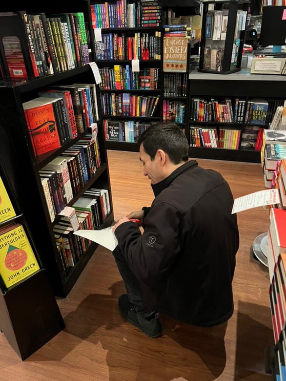 MedinaNick's tweet image. Sneak signing at @BookCellar.