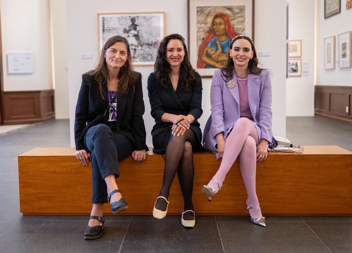 La sala "Mujeres en la Historia" 

visibiliza el poder transformador de las mujeres a lo largo de la historia de México. En sus seis secciones, se muestra el legado de aquellas que, desde la Independencia hasta la Revolución Mexicana, lucharon por la justicia y la libertad
