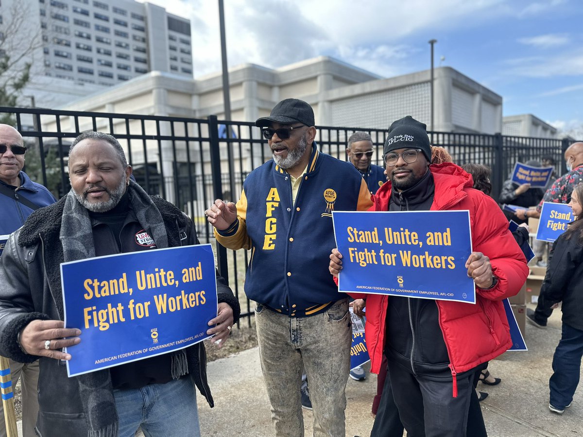 NYSAFLCIO's tweet image. Proud to stand with our @AFGENational family fighting to protect VA veterans services today in Brooklyn. Stand, Unite, and Fight for Workers! 

#DPWL @AFLCIO @AFGEPrezKelley