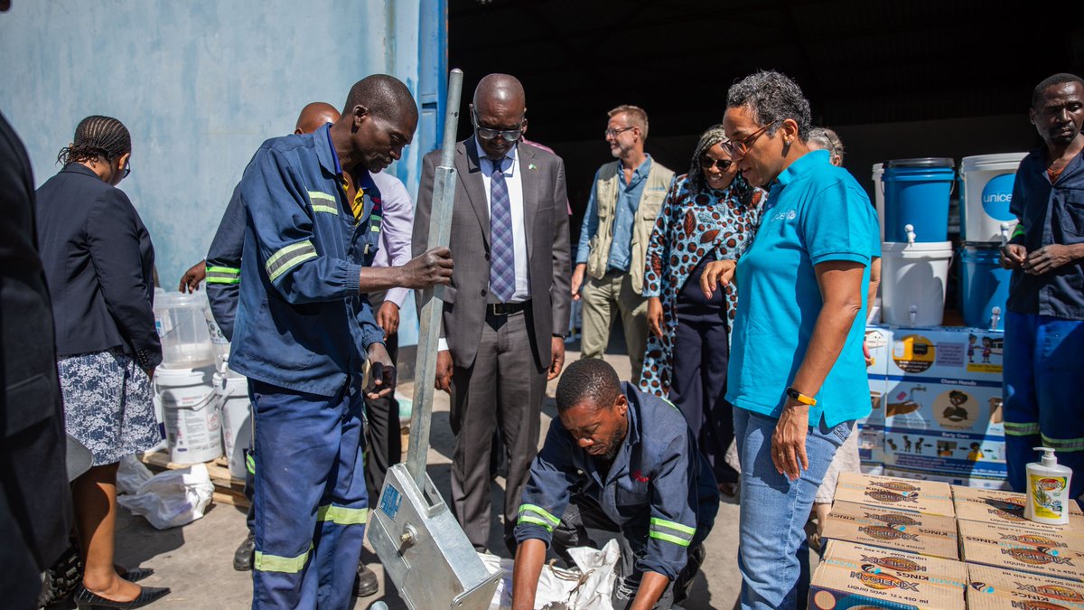 UNICEF Zambia (@unicefzambia) on Twitter photo .@UnicefZambia, with <a href="/eu_echo/">EU Civil Protection & Humanitarian Aid 🇪🇺</a>, <a href="/CDCinZambia/">CDC Zambia</a> & the UK Gov, handed over $350K+ in WASH supplies to @mwdsep to curb cholera.
✅ Officiated by Hon. Collins Nzovu (MP)
✅ Attended by <a href="/mohzambia/">Ministry of Health Zambia</a> & <a href="/ZMPublicHealth/">Zambia National Public Health Institute</a>, showing unity in action .@UnicefZambia, with <a href="/eu_echo/">EU Civil Protection & Humanitarian Aid 🇪🇺</a>, <a href="/CDCinZambia/">CDC Zambia</a> & the UK Gov, handed over $350K+ in WASH supplies to @mwdsep to curb cholera.
✅ Officiated by Hon. Collins Nzovu (MP)
✅ Attended by <a href="/mohzambia/">Ministry of Health Zambia</a> & <a href="/ZMPublicHealth/">Zambia National Public Health Institute</a>, showing unity in action