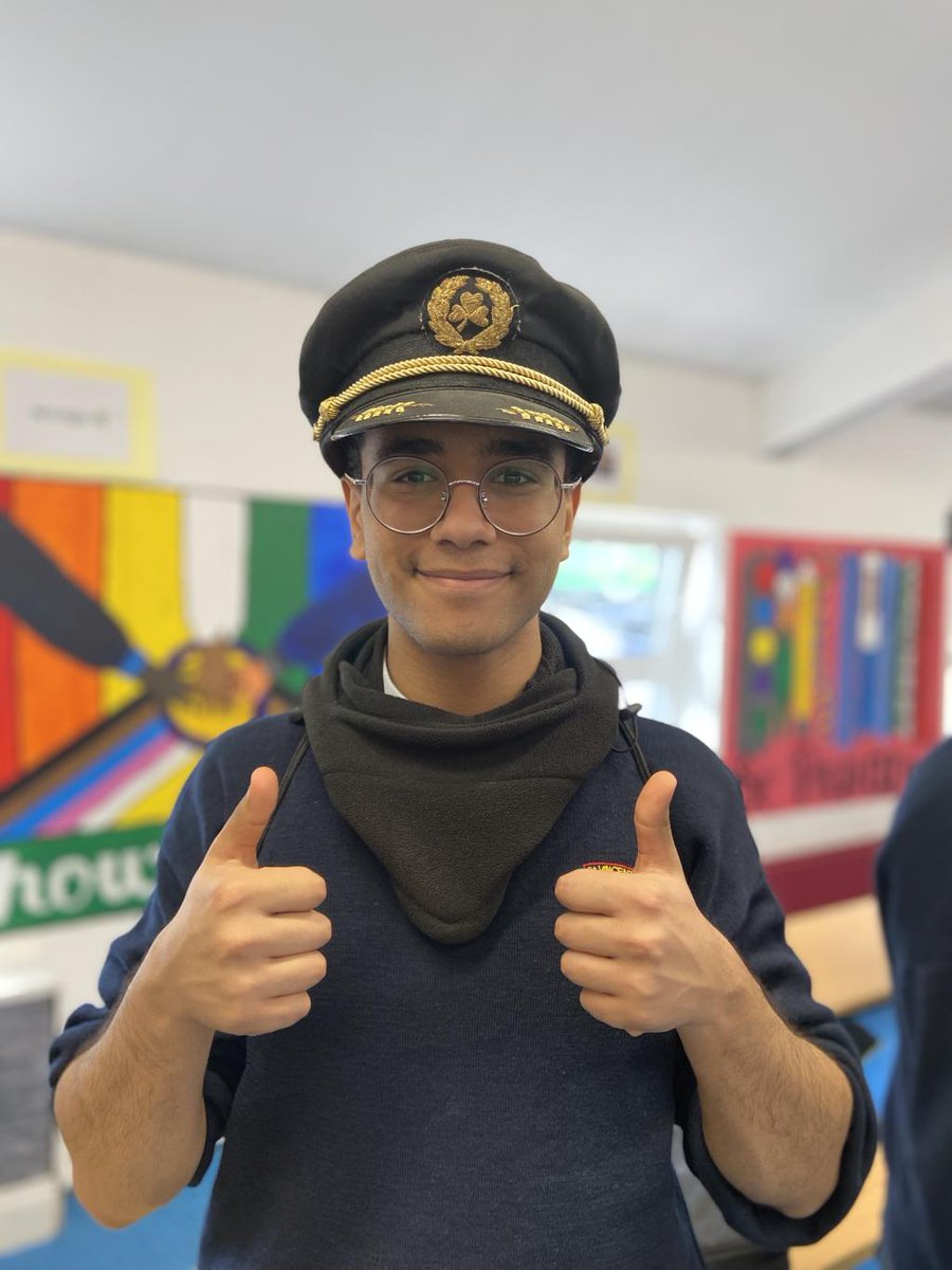 StVincentsd11's tweet photo. Thanks to the former students who returned today to share their wealth of knowledge and experience with our seniors.  This is our third Careers Day and it's always such a positive and beneficial experience to welcome back our alumni and maintain our connection with them. #ERBB https://t.co/qLMRiWjk2L