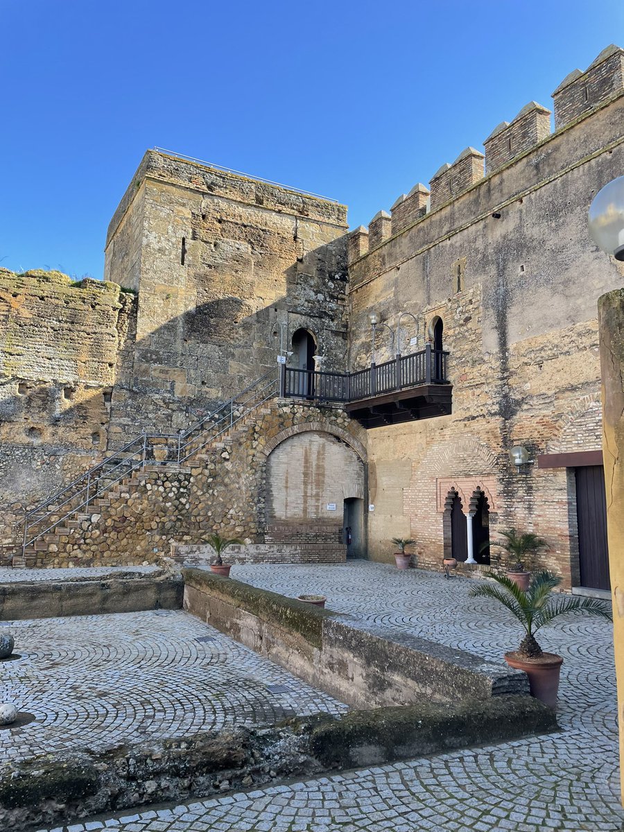Excelente cierre de nuestra asignatura “La Arqueometría aplicada al patrimonio histórico romano”, del <a href="/cat_inter/">Centro Intergeneracional</a> en su sede de Priego de Córdoba, visitando Carmona de la mano de Juanma Román, arqueólogo municipal.