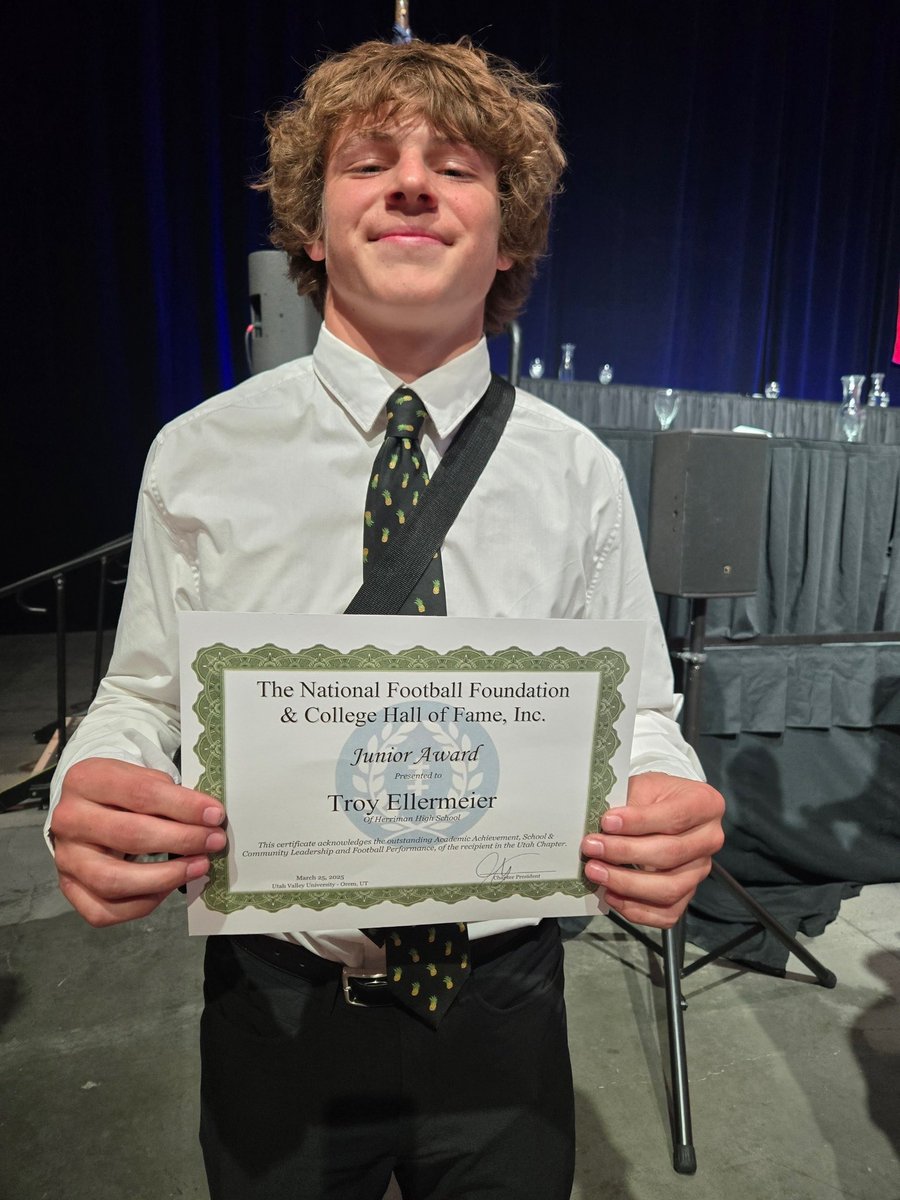 TroyEllermeier's tweet image. Thank you to the National Football Foundation and College Hall of Fame for the recognition! @coachrickards @TPed181 @coachtrei @CoachStreeter @HHSMustangFB