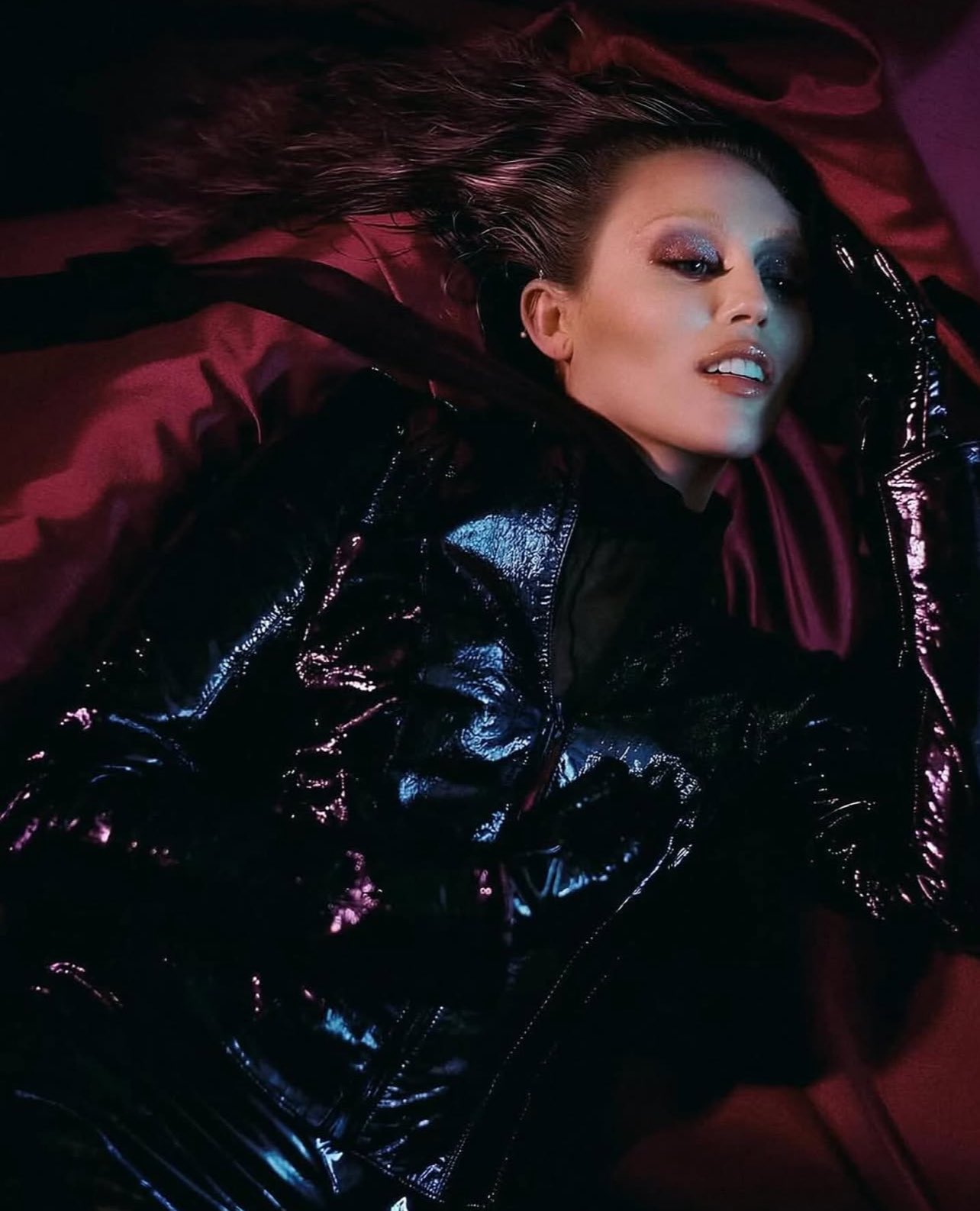 Gm-7M-1XoAEI1zW?format=jpg&name=large Miley Cyrus Surprises Fans with Deluxe Edition of ‘Something Beautiful’