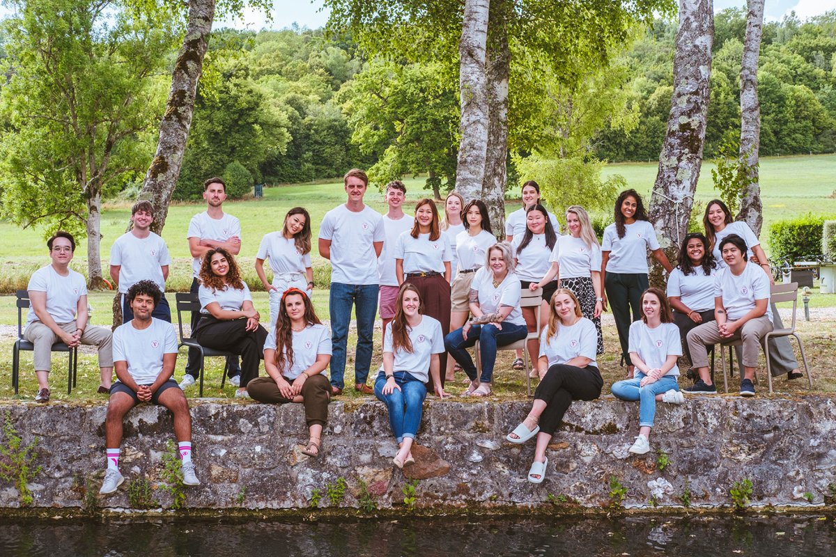 samanthawyap's tweet image. 1/ Building a generation of web3 professionals 🧵
When I think about my third crypto bull market, it's not the price charts that get me emotional. It's the faces of every person who's walked this road with me at @YAPGlobalTeam - from interns to leaders.
Here's what building a…