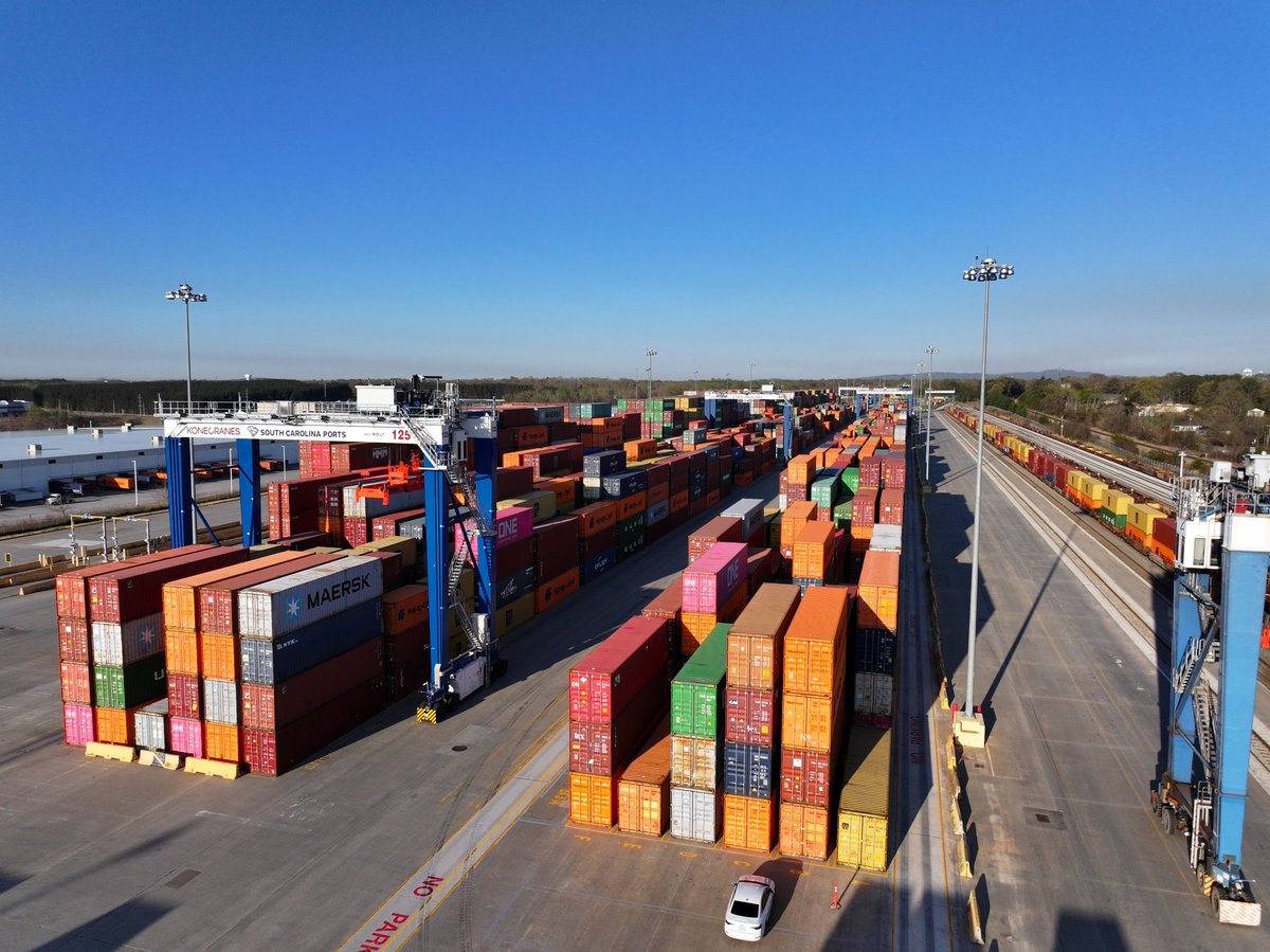 #SCPorts celebrated the expansion of Inland Port Greer, which provides more cargo capacity and rail capabilities for port-dependent customers. Read more: scspa.com/news/inland-po…

📸: Matthew Peacock - <a href="/mpeacock28/">Matthew Peacock</a>